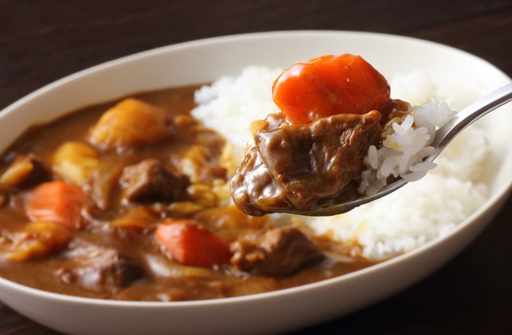 ガッツリ食べて猛暑を乗り切る!現場仕事の元気をチャージする至高のご褒美カレー3選🍛✨