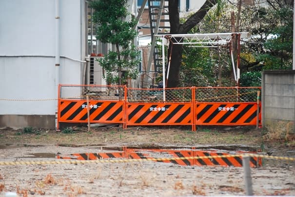 ☔「晴れたから大丈夫」が危険!雨上がり現場の事故防止チェックリスト