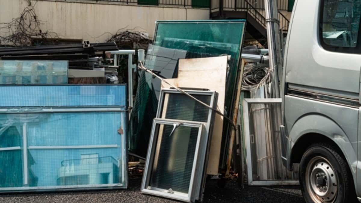 解体現場の廃ガラス・サッシが地域資源へ、環境省が9件を採択