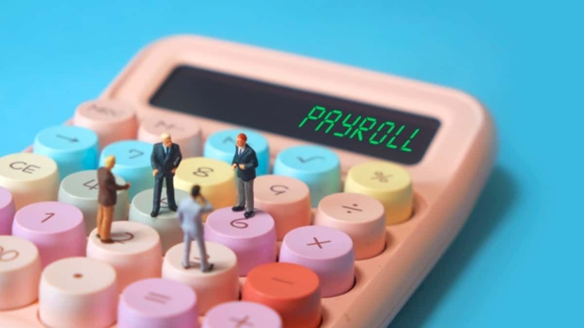 休日の現場稼働、給与計算前に確認したい3つのこととは?
