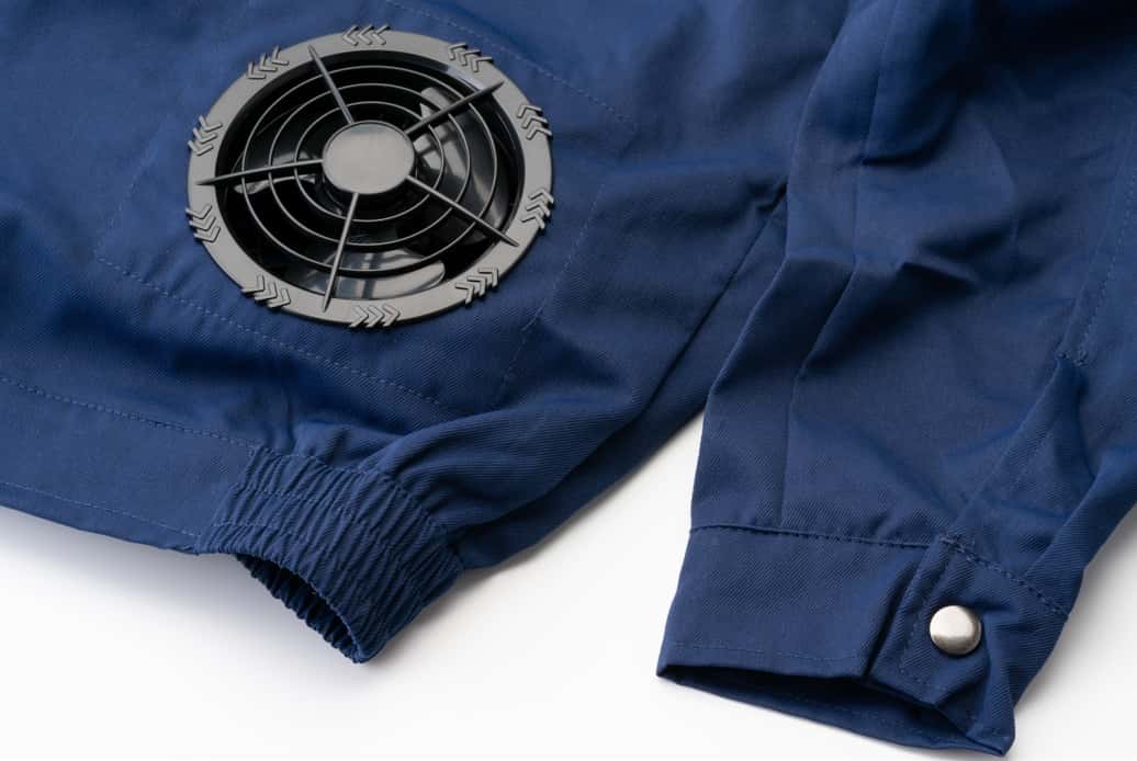 真夏の現場に欠かせない“空調服+水冷ベスト”活用術──最新装備で熱中症リスクを大幅に低減する方法