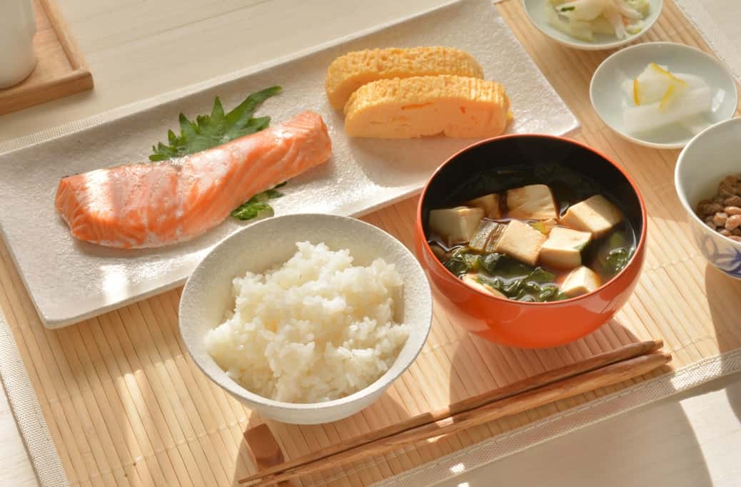 職人が辞めない“朝メシ改革”とは?現場の絆と定着率をつなぐ一杯の効果
