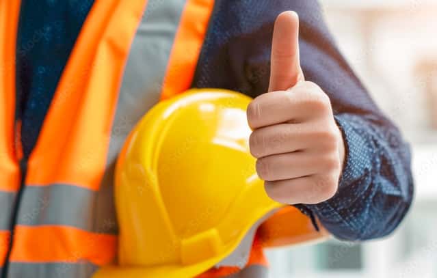 高止まりする気温と資材難!建設職人が備えるべき安全装備とは?