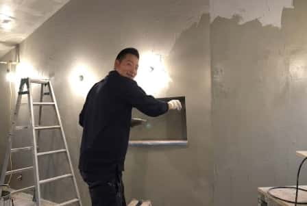 🖌️「左官一筋15年、住みながらできる施工」──小嶋左官・小嶋祐太氏が語る、職人としての矜持