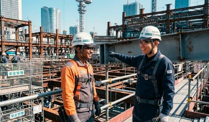 「外国人職人との“伝わらない”を減らす」建設現場で進む翻訳グラス活用の可能性