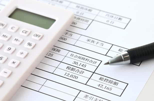 【建設業の社会保険料対策】給料を上げても利益が残らない理由と法定福利費の見直しポイント