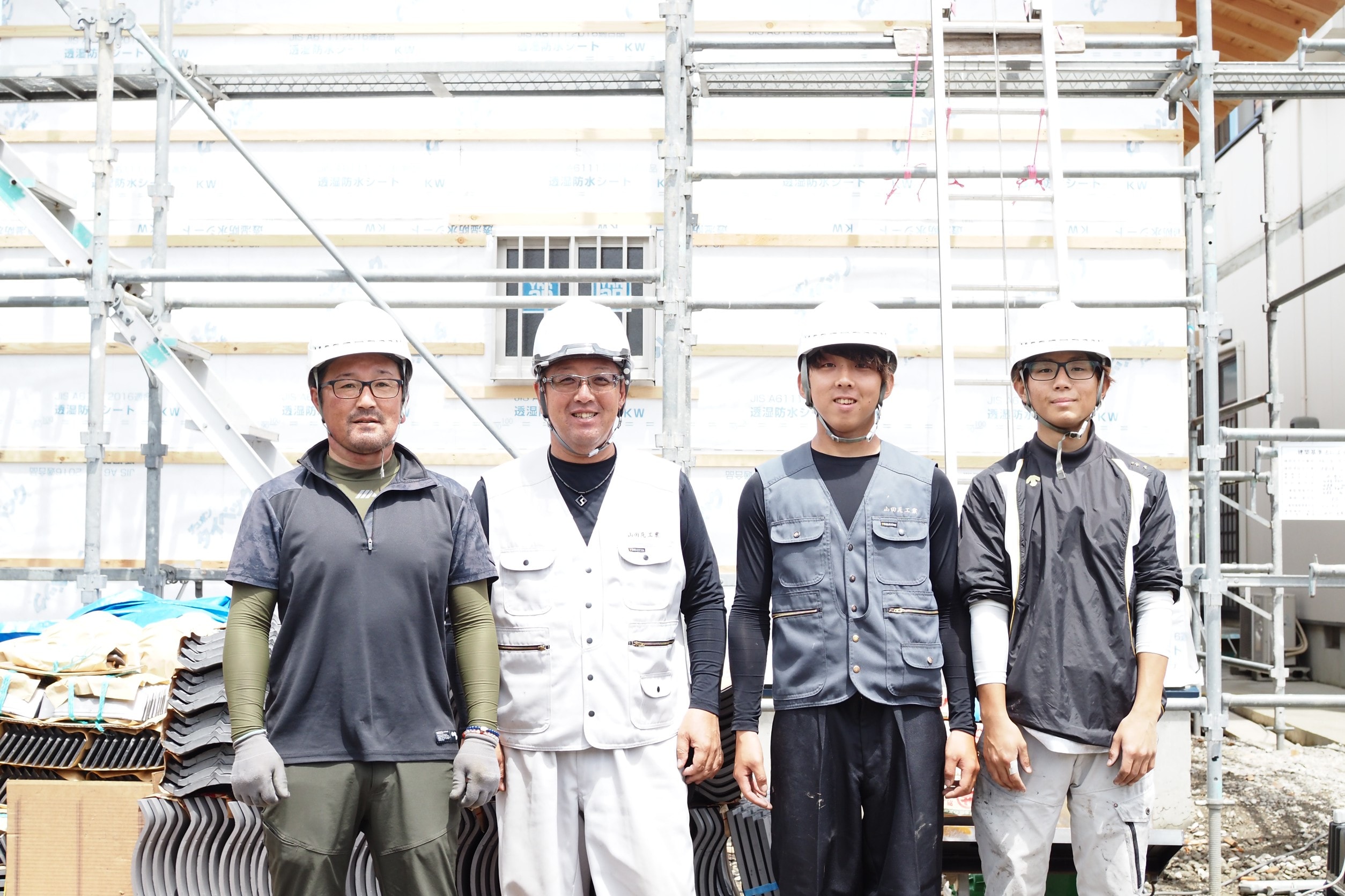 🏠「屋根は家族で守る。こだわりの瓦工事で、地域に形を残していく」──山田瓦工業