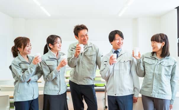 🗣️「雑談できる現場」はなぜ強い?5月以降に“人が辞めにくい会社”が実践している空気づくりとは